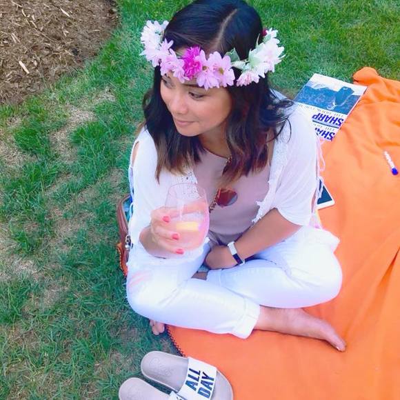 Meet your Posher, Donna - Picture 1 of 1